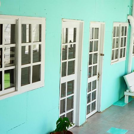 Hue Hostel Punta Del Diablo Esterno foto